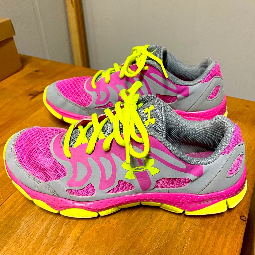 Under Armor Tennis Shoes Girls sz 5.5/Women’s sz 7